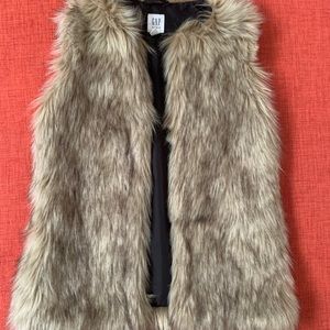Gap girls faux fur vest